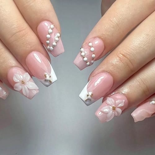 Les ongles des Miss by Lna - Onglerie Borgo - Les ongles des Miss by Lna - Photo Galerie - OneBooking