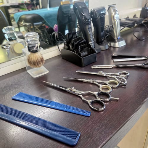 Rodger’s coiffure - Sourcils & cils Annecy - Rodger’s coiffure - Photo Galerie - OneBooking