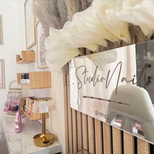 StudioNail by Mel - Sourcils & cils Arles - StudioNail by Mel - Photo Galerie - OneBooking