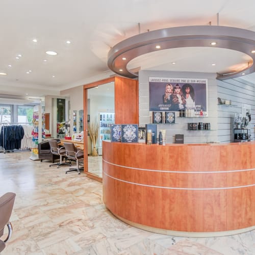 Viva La Vie by Arnault Coiffure - Guiton - Coiffure La Rochelle - Viva La Vie by Arnault Coiffure - Guiton - Photo Galerie - OneBooking