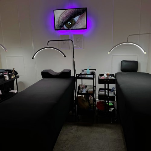 Glow House - Onglerie Mérignac - Glow House - Photo Galerie - OneBooking