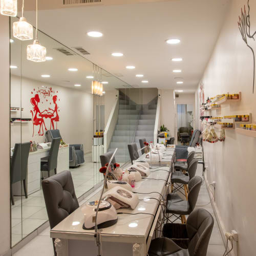 Ongles en Fleurs - Onglerie Lyon - Ongles en Fleurs - Photo Galerie - OneBooking