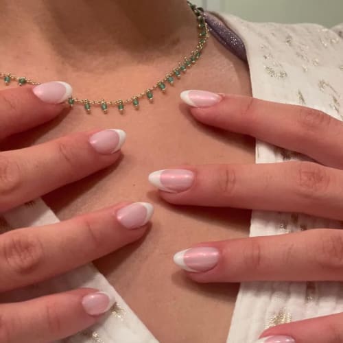 B12 Nail Collection - Onglerie La Rochelle - B12 Nail Collection - Photo Galerie - OneBooking