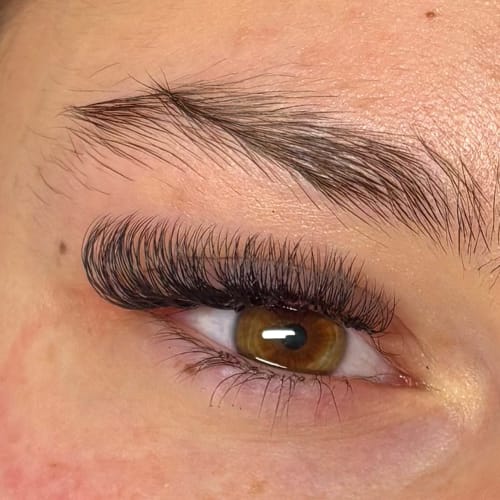 LB Glow - Sourcils & cils Tourcoing - LB Glow - Photo Galerie - OneBooking