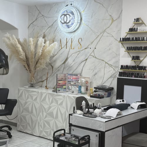 Lyna Beauty Cosmetic ( x Milli Nails 83) - Coiffure Toulon - Lyna Beauty Cosmetic ( x Milli Nails 83) - Photo Galerie - OneBooking