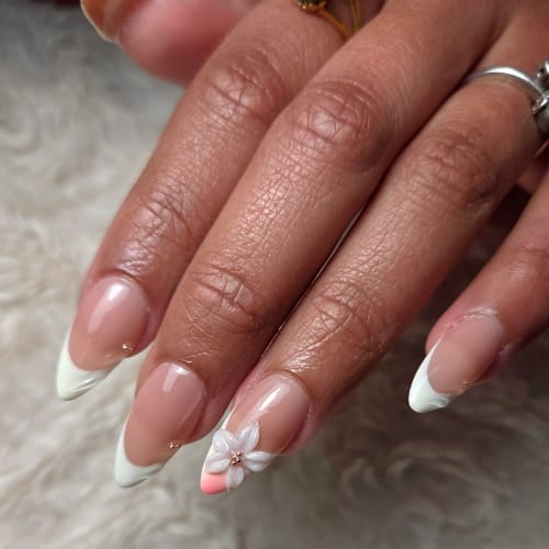 Nails by May - Onglerie Saint-Étienne - Nails by May - Photo Galerie - OneBooking