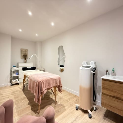 Nuance beaute - Sourcils & cils Arles - Nuance beaute - Photo Galerie - OneBooking