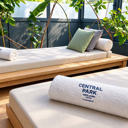 SPA Hôtel Central Park - Sourcils & cils La Rochelle - SPA Hôtel Central Park - Photo Galerie - OneBooking