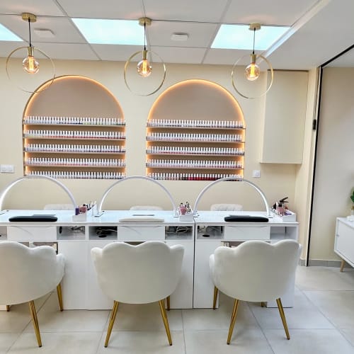 Manicherie - Onglerie Rueil-Malmaison - Manicherie - Photo Galerie - OneBooking