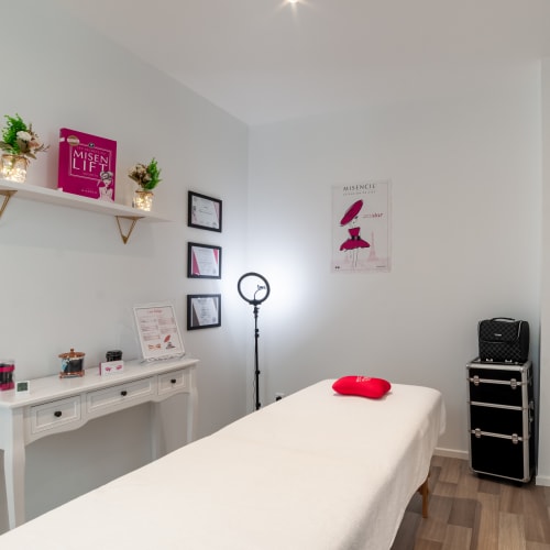 Mademoiselle Institut - Onglerie Limoges - Mademoiselle Institut - Photo Galerie - OneBooking