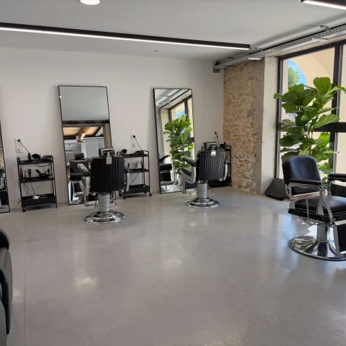 Le Cinq 1 - Coiffure Nîmes - Le Cinq 1 - Photo Galerie - OneBooking