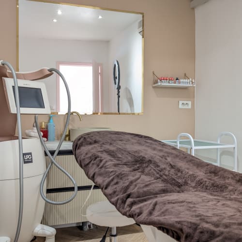 La jolie Poudrée 2 - Onglerie Amiens - La jolie Poudrée 2 - Photo Galerie - OneBooking