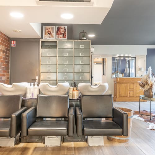 Autrement Coiffure & Beauté - Sourcils & cils Valence - Autrement Coiffure & Beauté - Photo Galerie - OneBooking