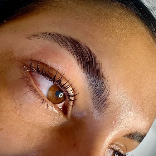 La pause beauté Hyères - Sourcils & cils Hyères - La pause beauté Hyères - Photo Galerie - OneBooking