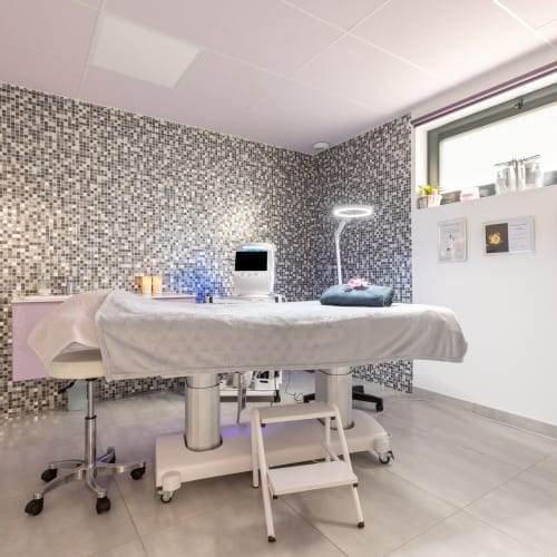 Antonia Beauté - Sourcils & cils Fréjus - Antonia Beauté - Photo Galerie - OneBooking