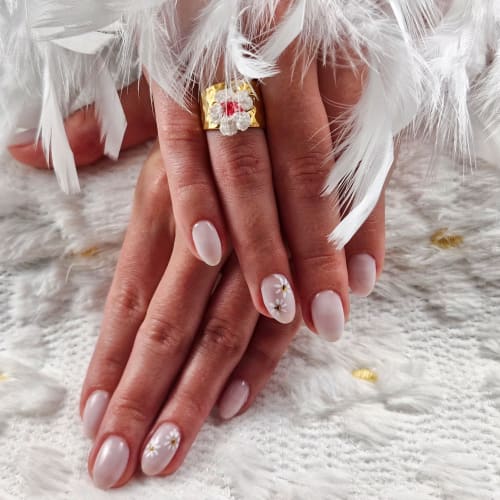 Laure Nail's 83 - Coiffure Toulon - Laure Nail's 83 - Photo Galerie - OneBooking