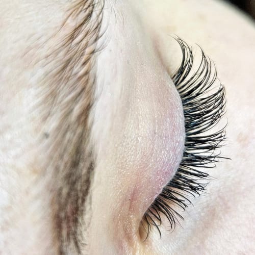 Beewomanly Brow & Lashes - Institut de beauté Lyon - Beewomanly Brow & Lashes - Photo Galerie - OneBooking