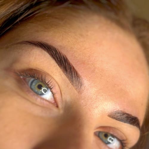 Derm & Beauty - Sourcils & cils Calais - Derm & Beauty - Photo Galerie - OneBooking