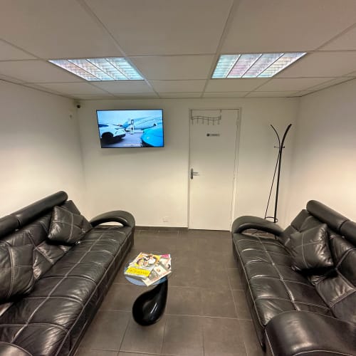 L’Artiste Coiffeur (Barber shop) - Coiffure Angers - L’Artiste Coiffeur (Barber shop) - Photo Galerie - OneBooking