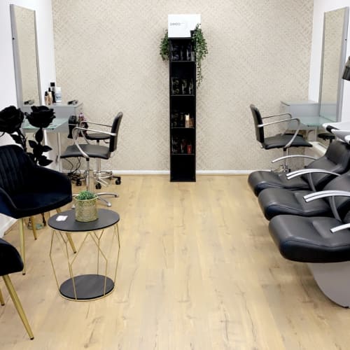 KLK Coiffure & Esthétique - Sourcils & cils Saint-Priest - KLK Coiffure & Esthétique - Photo Galerie - OneBooking