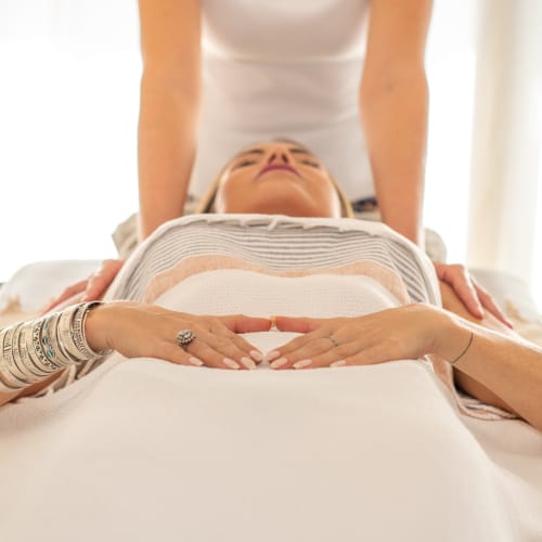 Kālī Massages - Certifiée Renata França - Coiffure Mougins - Kālī Massages - Certifiée Renata França - Photo Galerie - OneBooking
