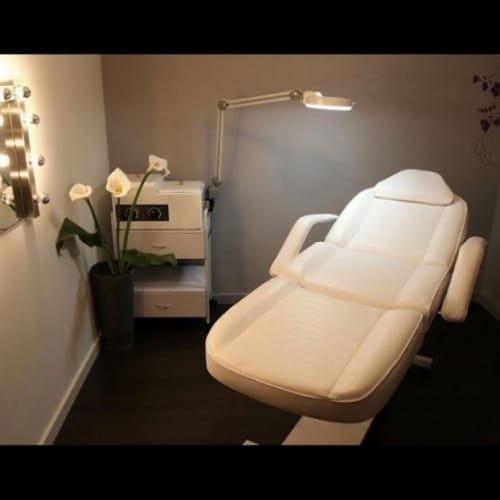 Issone - Atelier de coiffure - Onglerie Lyon - Issone - Atelier de coiffure - Photo Galerie - OneBooking