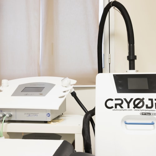 JM Tonic - Cryolipolyse - Sourcils & cils Boulogne-Billancourt - JM Tonic - Cryolipolyse - Photo Galerie - OneBooking