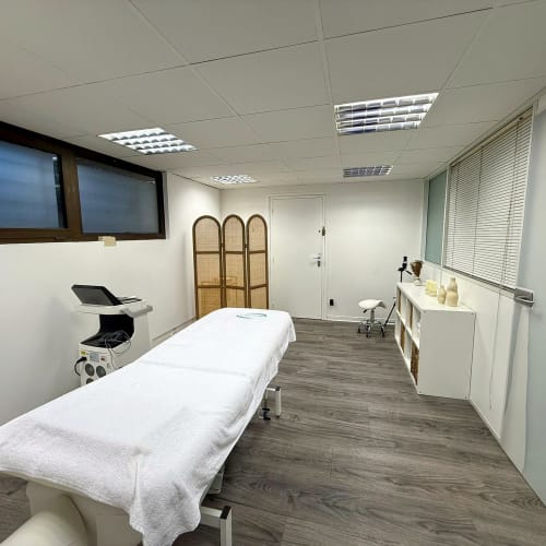 M2Care - Sourcils & cils Mérignac - M2Care - Photo Galerie - OneBooking