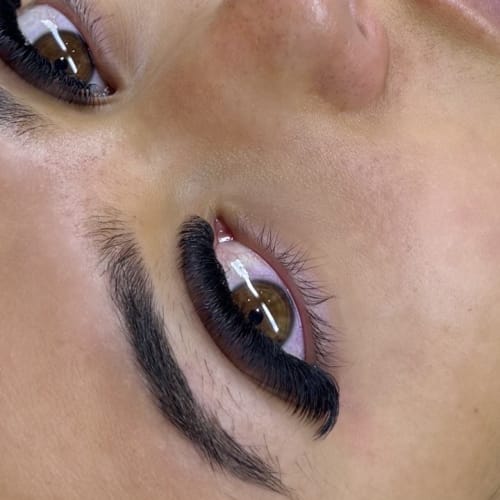 Hïra the beauty bar - Sourcils & cils Nice - Hïra the beauty bar - Photo Galerie - OneBooking
