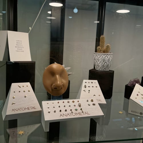 Dahliaanoir piercing - Institut de beauté Toulouse - Dahliaanoir piercing - Photo Galerie - OneBooking