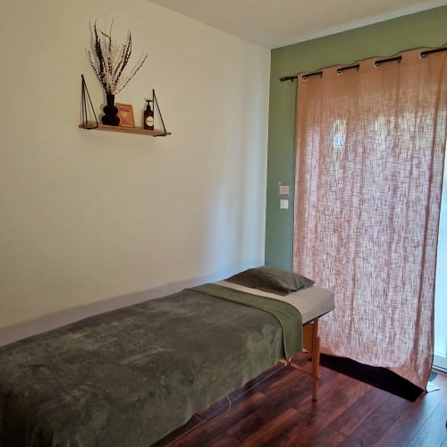 Florence Castillo - Naturopathe & Praticienne Massages bien-être - Institut de beauté Bordeaux - Florence Castillo - Naturopathe & Praticienne Massages bien-être - Photo Galerie - OneBooking