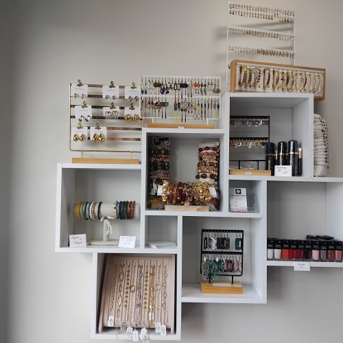 Institut Val' Beauté - Sourcils & cils Niort - Institut Val' Beauté - Photo Galerie - OneBooking