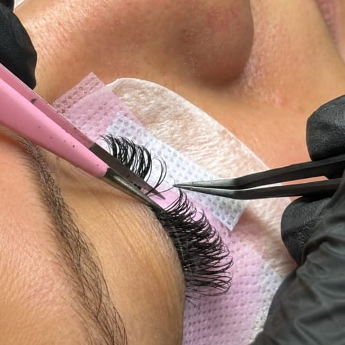 Lashes Ness - Sourcils & cils La Seyne-sur-Mer - Lashes Ness - Photo Galerie - OneBooking