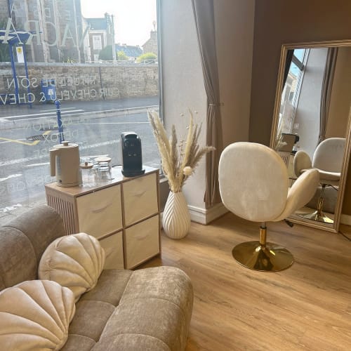 NACRA - Head Spa • Extensions de Cils - Sourcils & cils Saint-Malo - NACRA - Head Spa • Extensions de Cils - Photo Galerie - OneBooking