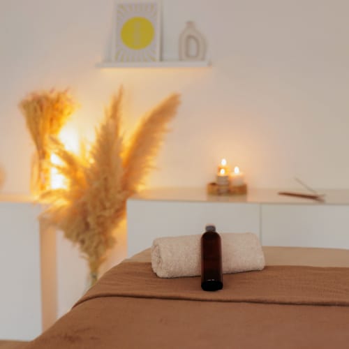 Pauline Holistic Massage - Sourcils & cils Nice - Pauline Holistic Massage - Photo Galerie - OneBooking