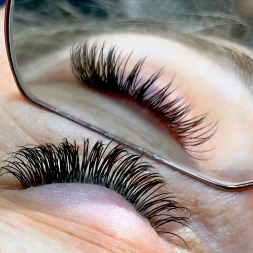 Mel & Cils : L'atelier des copines - Onglerie Villenave-d'Ornon - Mel & Cils : L'atelier des copines - Photo Galerie - OneBooking