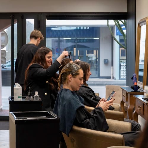 ON HAIR - Coiffure Saint-Julien-en-Genevois - ON HAIR - Photo Galerie - OneBooking