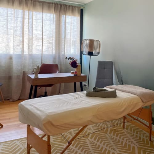 Gaëlle | Drainage lymphatique et massages - Sourcils & cils Saint-Malo - Gaëlle | Drainage lymphatique et massages - Photo Galerie - OneBooking