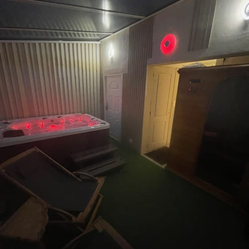 Houdarling : Beauté, Massages PISCINE & SPA ( Hammam, Sauna & Jacuzzi ) - Coiffure Nîmes - Houdarling : Beauté, Massages PISCINE & SPA ( Hammam, Sauna & Jacuzzi ) - Photo Galerie - OneBooking