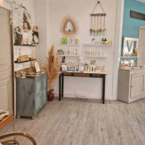 L'évidence Institut de beauté - Sourcils & cils Arles - L'évidence Institut de beauté - Photo Galerie - OneBooking