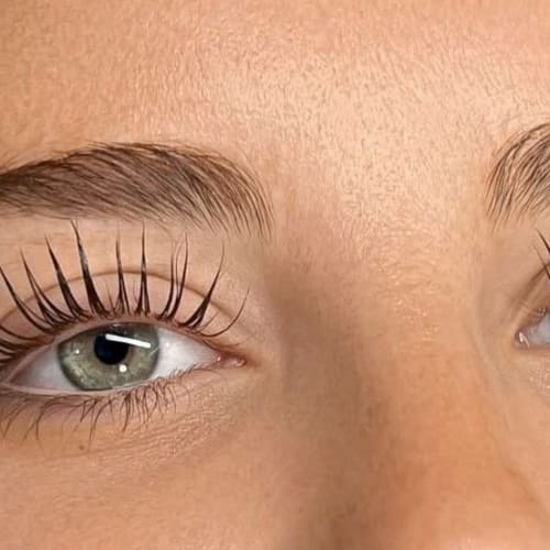 Youmi Lashes - Sourcils & cils Orange - Youmi Lashes - Photo Galerie - OneBooking