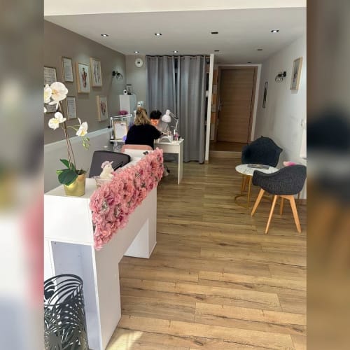 MRN body piercing - Onglerie Castelnaudary - MRN body piercing - Photo Galerie - OneBooking