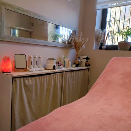 Aux Petits Soins d'Alex - Onglerie Frontignan - Aux Petits Soins d'Alex - Photo Galerie - OneBooking