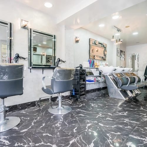 Mk Coiffure - Sourcils & cils Villejuif - Mk Coiffure - Photo Galerie - OneBooking