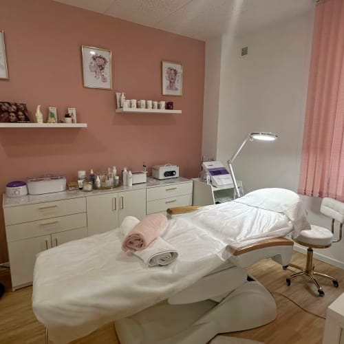 Atelier de beauté N&V - Sourcils & cils Nice - Atelier de beauté N&V - Photo Galerie - OneBooking