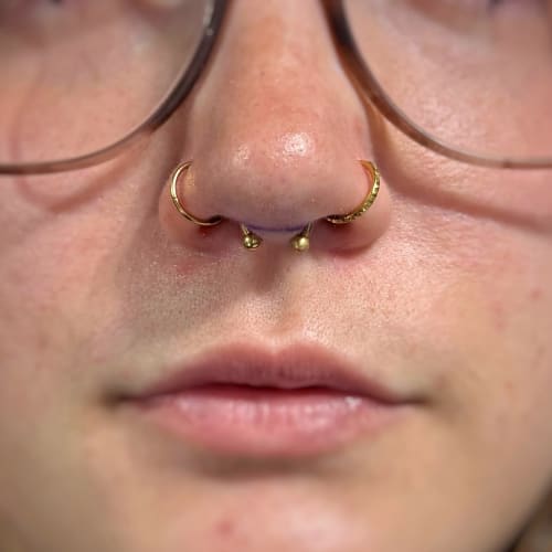 Mona Piercing - Coiffure Lille - Mona Piercing - Photo Galerie - OneBooking