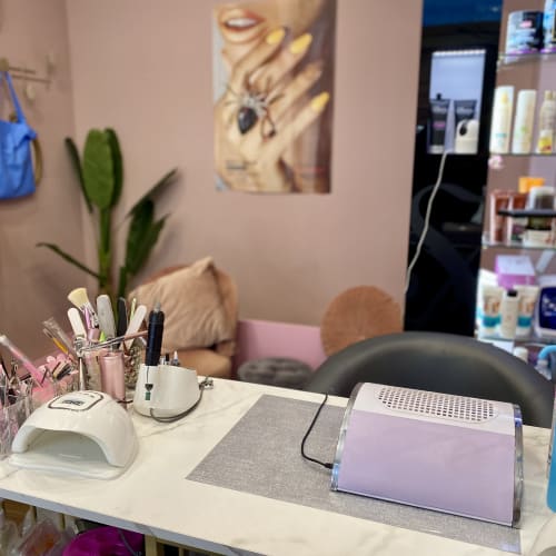 Institut by Shana - Sourcils & cils Nice - Diamants Institut - Photo Galerie - OneBooking