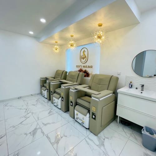 ISSY’S NAILBAR - Sourcils & cils Issy-les-Moulineaux - ISSY’S NAILBAR - Photo Galerie - OneBooking