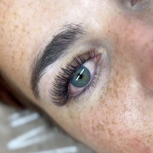 Hïra the beauty bar - Sourcils & cils Nice - Hïra the beauty bar - Photo Galerie - OneBooking