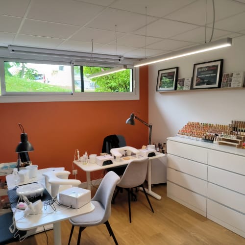 Oui Nails - Sourcils & cils Quimper - Oui Nails - Photo Galerie - OneBooking